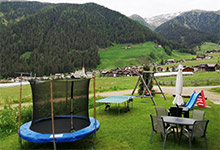 Parco giochi davanti al Gattererhof in Val Casies